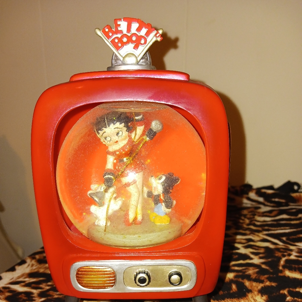 Vintage Betty Boop snow globe TV
